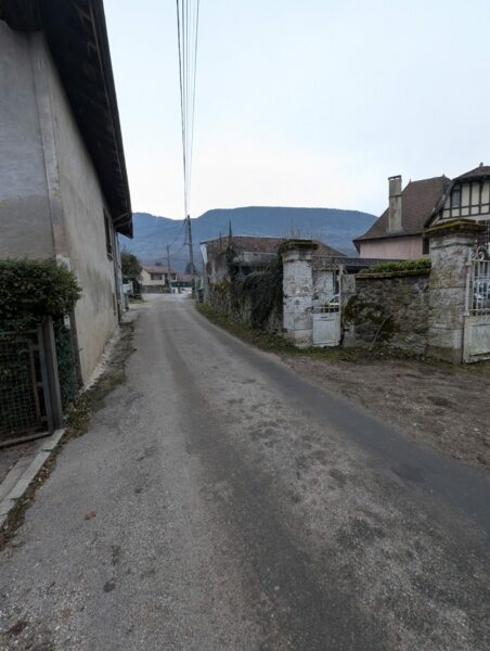 PXL_20251216_075509976